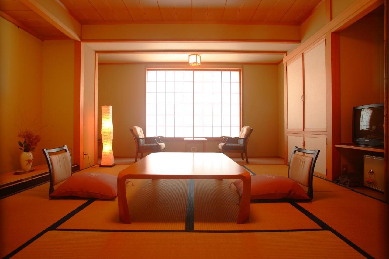 Sakaeya Hotel Yamanouchi  Ngoại thất bức ảnh